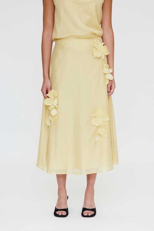 Falda midi fluida amarillo ligero