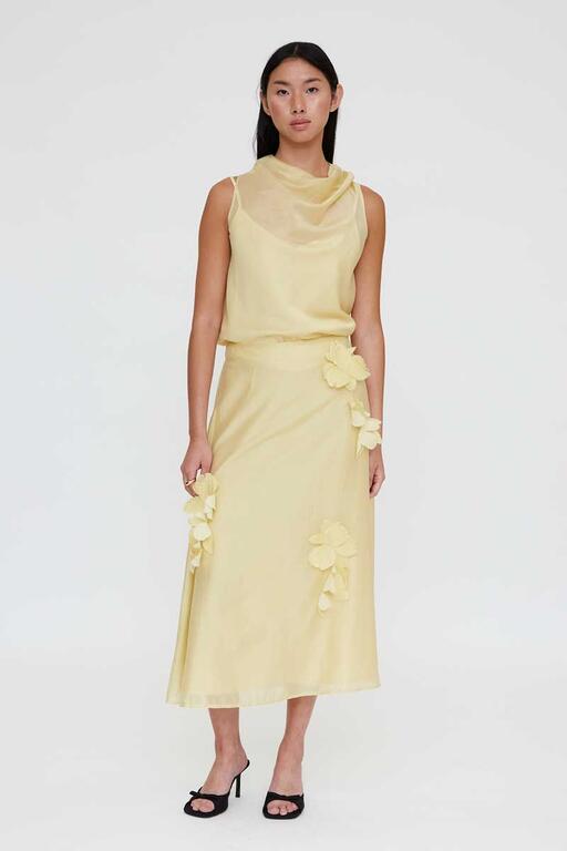 Falda midi fluida amarillo ligero