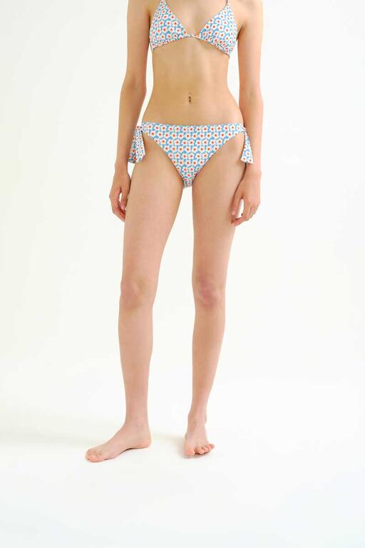 Braguita con lazada estampada