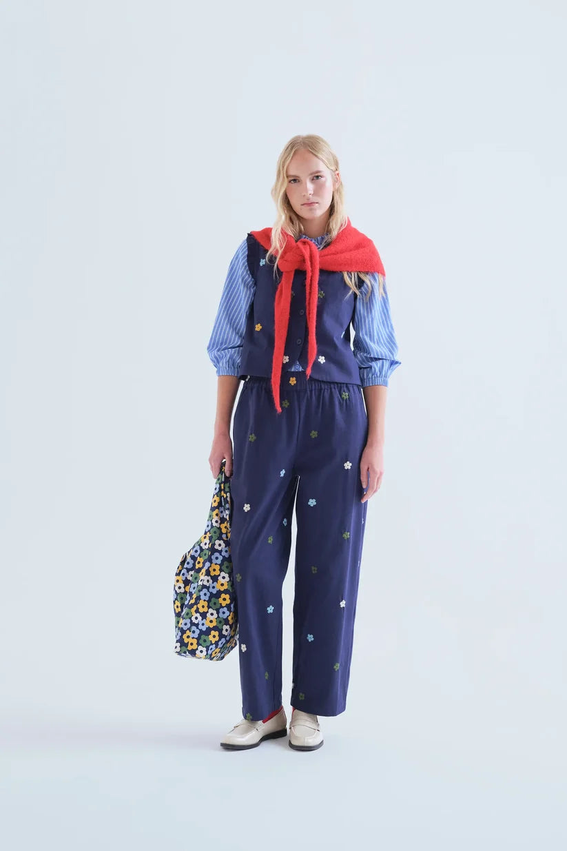 Pantalón 100% algodón azul marino  con bordado de flores