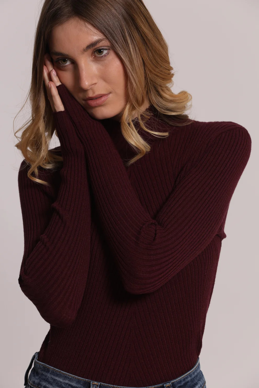Jersey de cuello alto burdeos