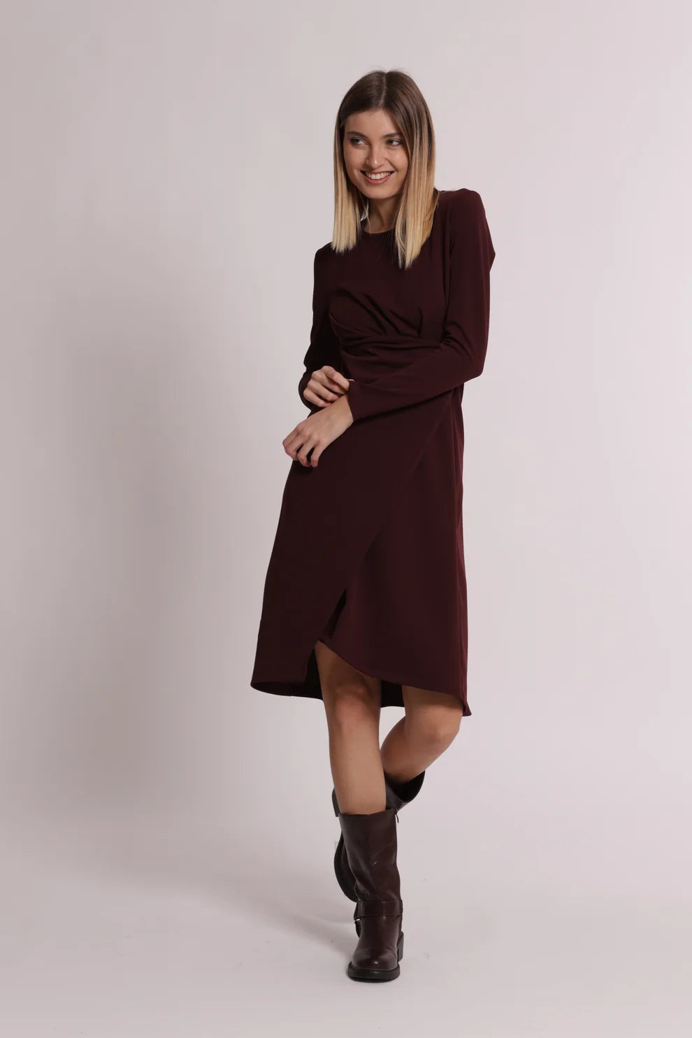 Vestido corto con pliegues