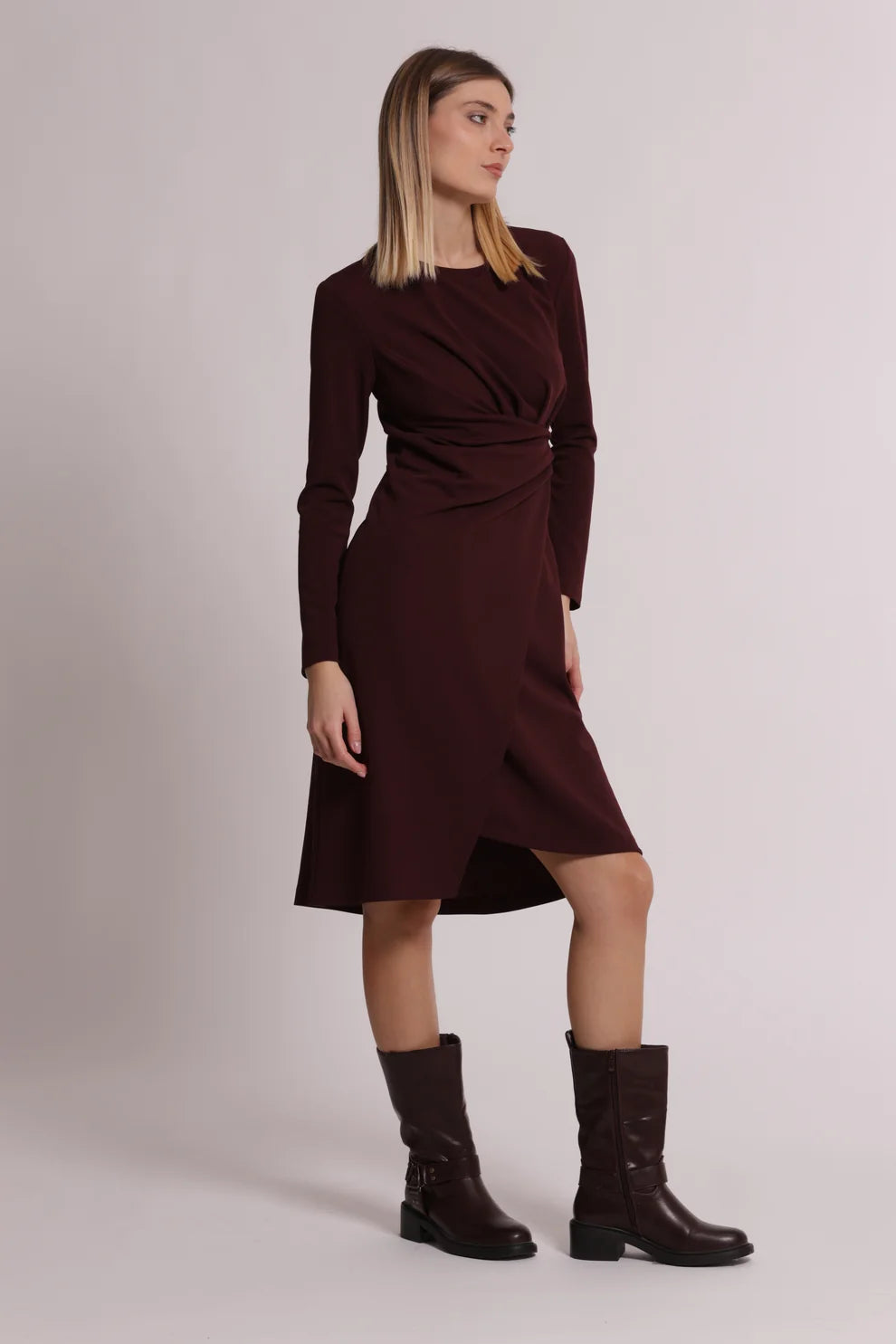 Vestido corto con pliegues