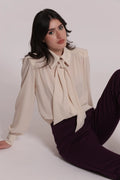 Camisa con lazo