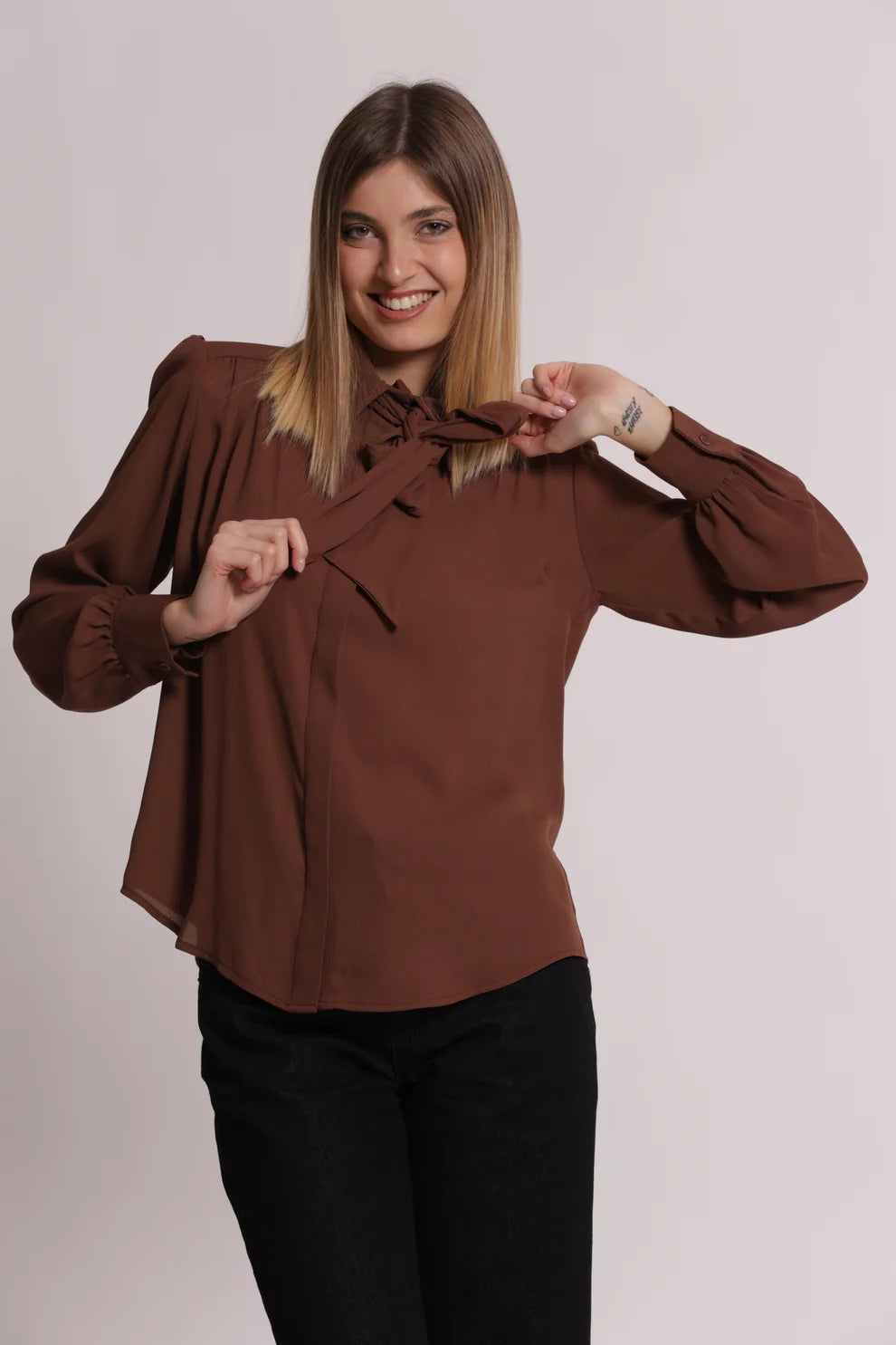 Camisa con lazo