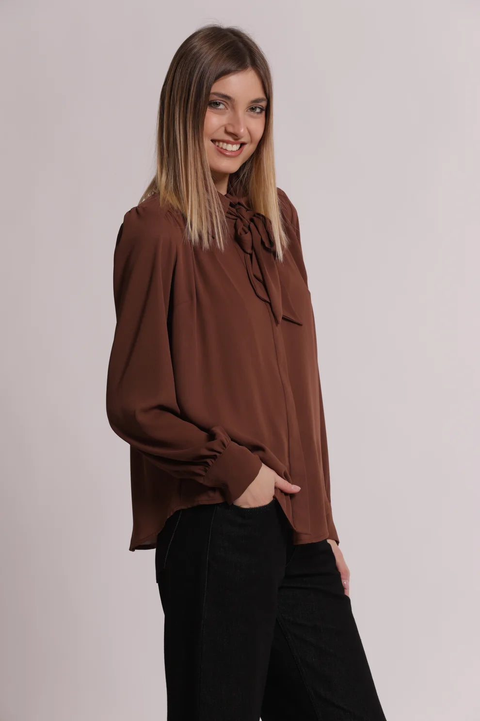 Camisa con lazo