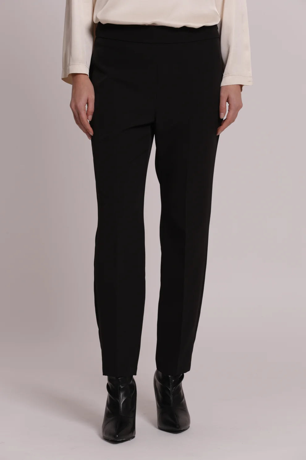 Pantalón cigarrette tejido técnico