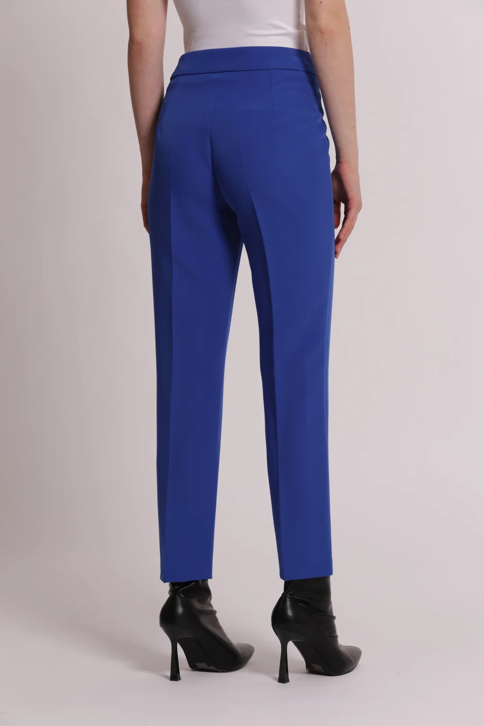 Pantalón cigarrette tejido técnico