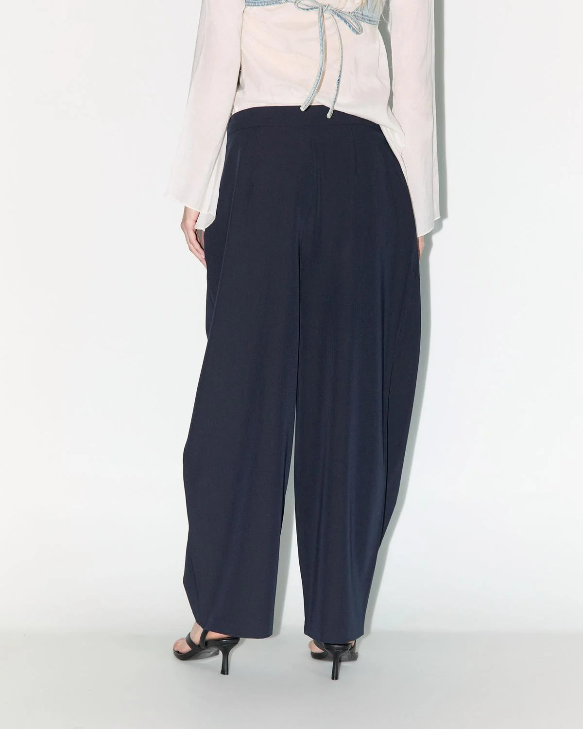 Pantalón pliegues delanteros