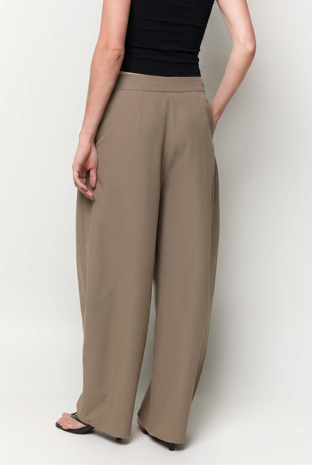 Pantalón pliegues delanteros